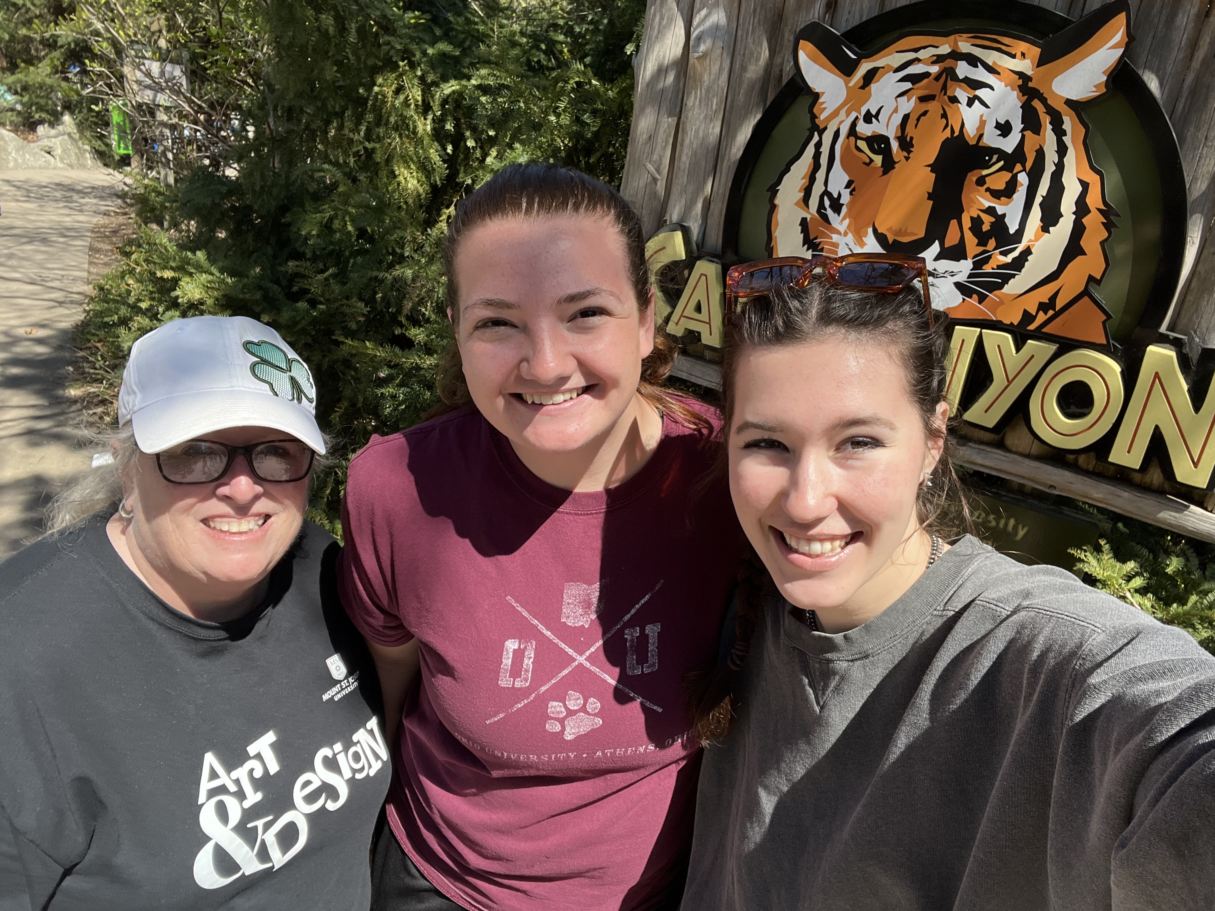 kelley mis and emma at zoo